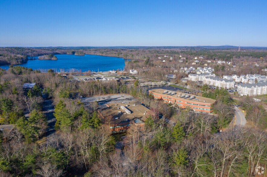 43 Nagog Park, Acton, MA à vendre - Photo du bâtiment - Image 2 de 6