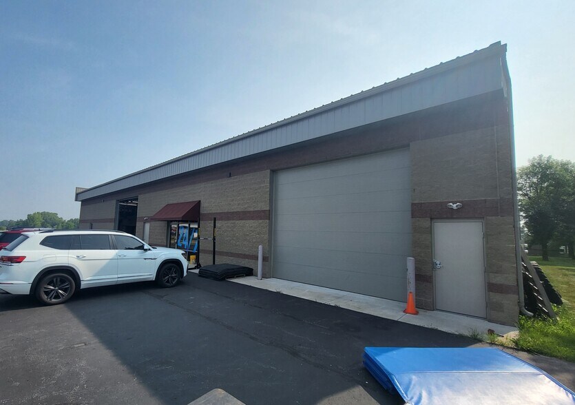 W5037 Amy Ave, Kaukauna, WI à louer - Photo du bâtiment - Image 2 de 8