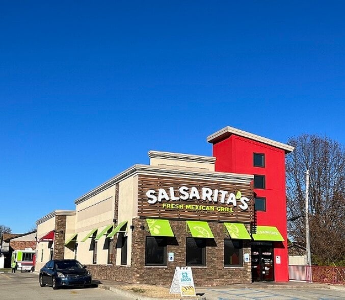 Salsarita's-3 Restaurant Portfolio portefeuille de 2 propriétés à vendre sur LoopNet.ca - Photo principale - Image 2 de 3