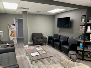 1 Oakwood Park, Castle Rock, CO for lease Interior Photo- Image 2 of 7