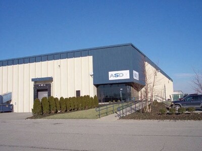 7715 National Tpke, Louisville, KY à louer - Photo du bâtiment - Image 2 de 5