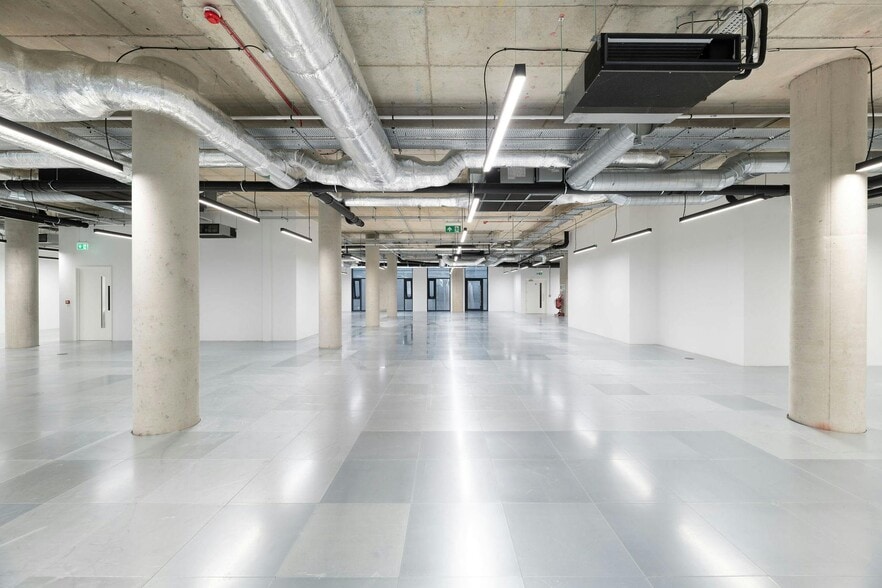 18-20 Crimscott St, London for lease - Building Photo - Image 3 of 43