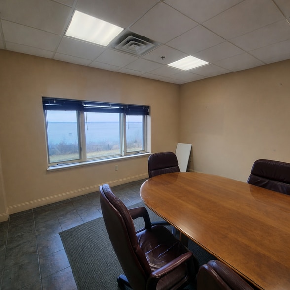 47 Slade St, Fall River, MA for lease - Building Photo - Image 2 of 23