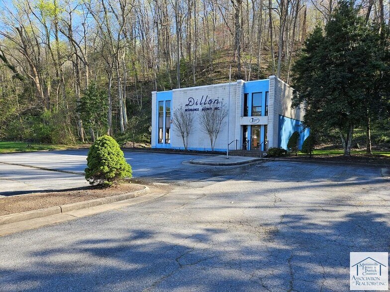 2611 Riverside Dr, Bassett, VA à vendre - Photo du bâtiment - Image 2 de 30