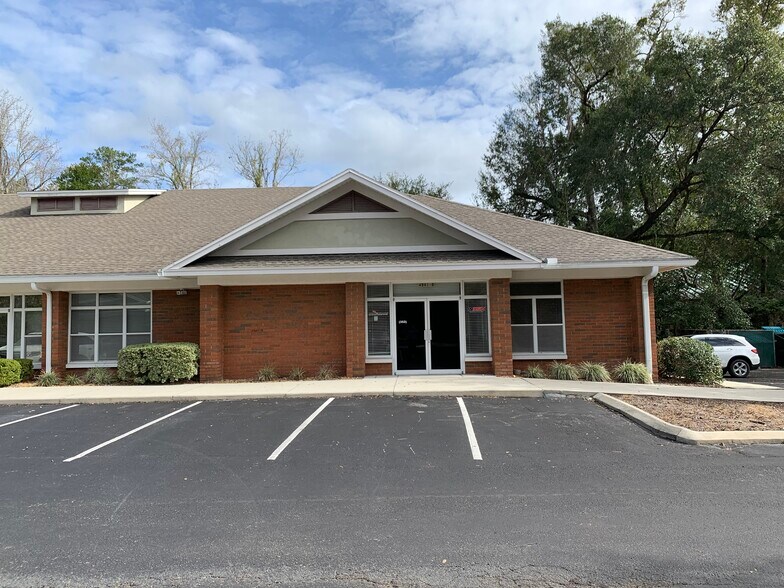 4961 NW 8th Ave, Gainesville, FL à louer - Photo du bâtiment - Image 2 de 11