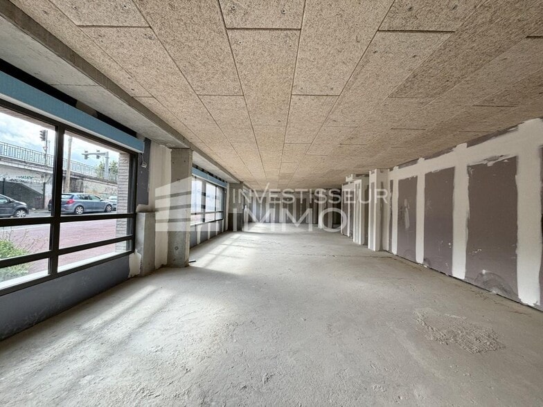 Retail in Pomponne for lease - Interior Photo - Image 2 of 8