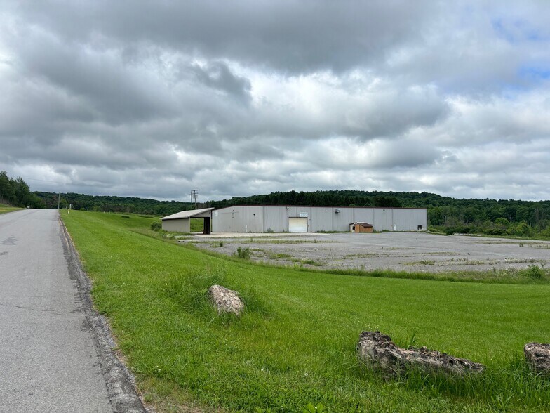 3700 Oneida Valley Rd, Emlenton, PA à louer - Photo du bâtiment - Image 2 de 6