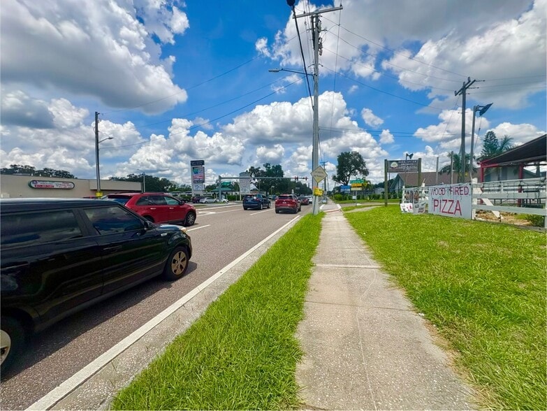 5521 Hanley Rd, Tampa, FL à vendre - Photo du bâtiment - Image 2 de 4