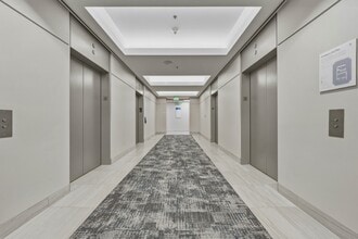 707 Wilshire Blvd, Los Angeles, CA à louer Photo intérieure- Image 1 de 3