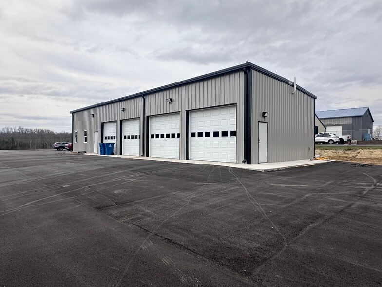 2243 Commerce Pky, La Grange, KY for sale - Building Photo - Image 2 of 12