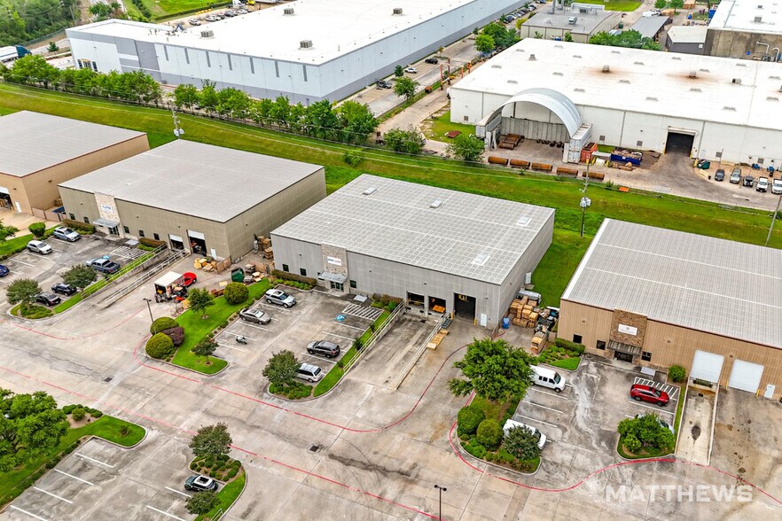 5609 Campbell Rd, Houston, TX à louer - Photo du bâtiment - Image 2 de 3