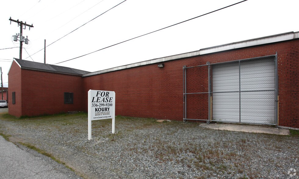 833 N Raleigh St, Greensboro, NC à louer - Photo du bâtiment - Image 2 de 5