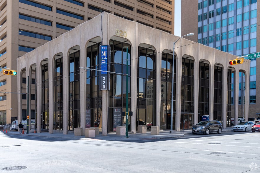 320 Texas Ave, El Paso, TX for lease - Building Photo - Image 2 of 33