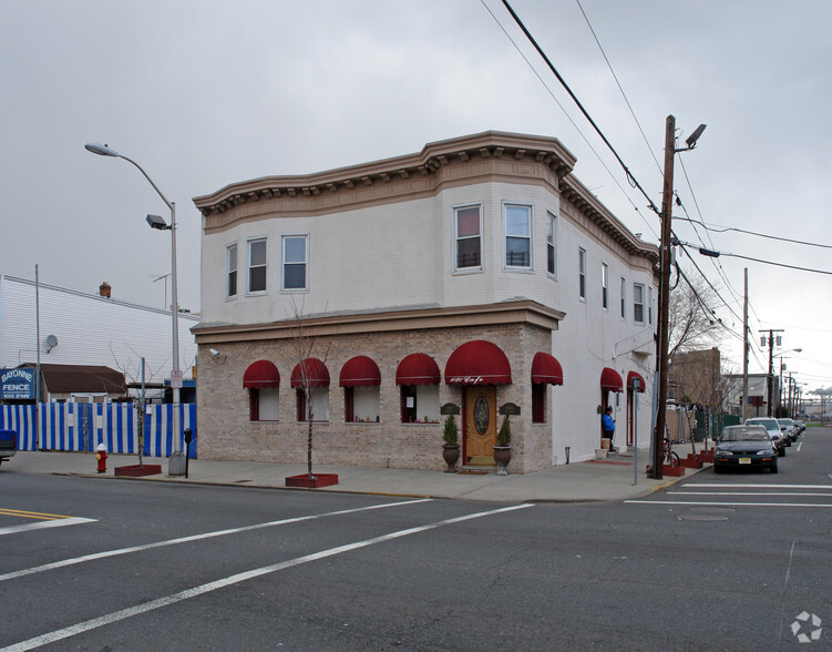 1022 Broadway, Bayonne, NJ à vendre - Photo principale - Image 1 de 1