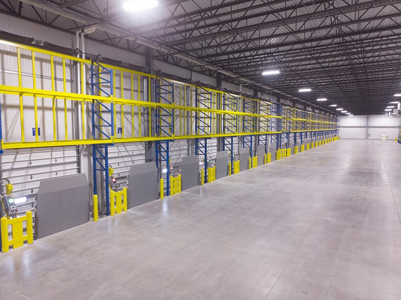 1870 Transport Ln, Holland, MI for lease - Building Photo - Image 2 of 10