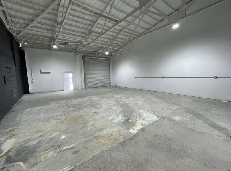 2705 E Hanna Ave, Tampa, FL à louer Photo intérieure- Image 1 de 3