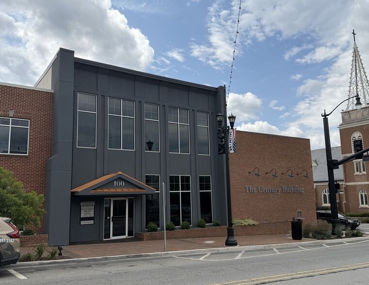 100 E Main St, Salem, VA for lease - Building Photo - Image 2 of 3