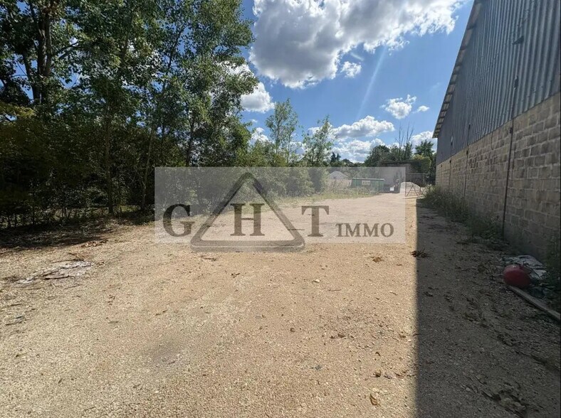 Industriel dans Moissy-Cramayel à vendre - Photo du bâtiment - Image 2 de 4