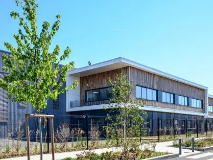 Industriel dans Persan à vendre Photo du bâtiment- Image 1 de 15