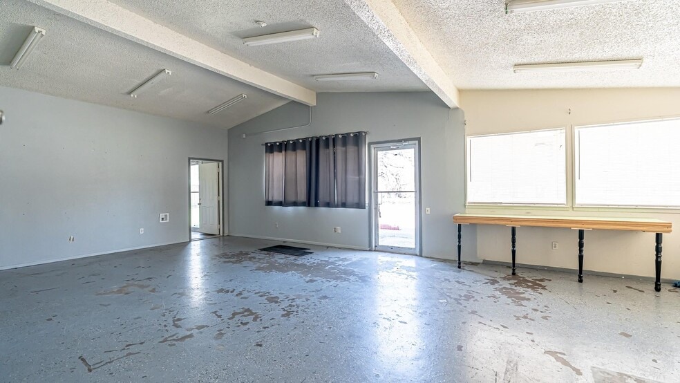 1300 Liberty School Rd, Azle, TX for lease - Building Photo - Image 3 of 27