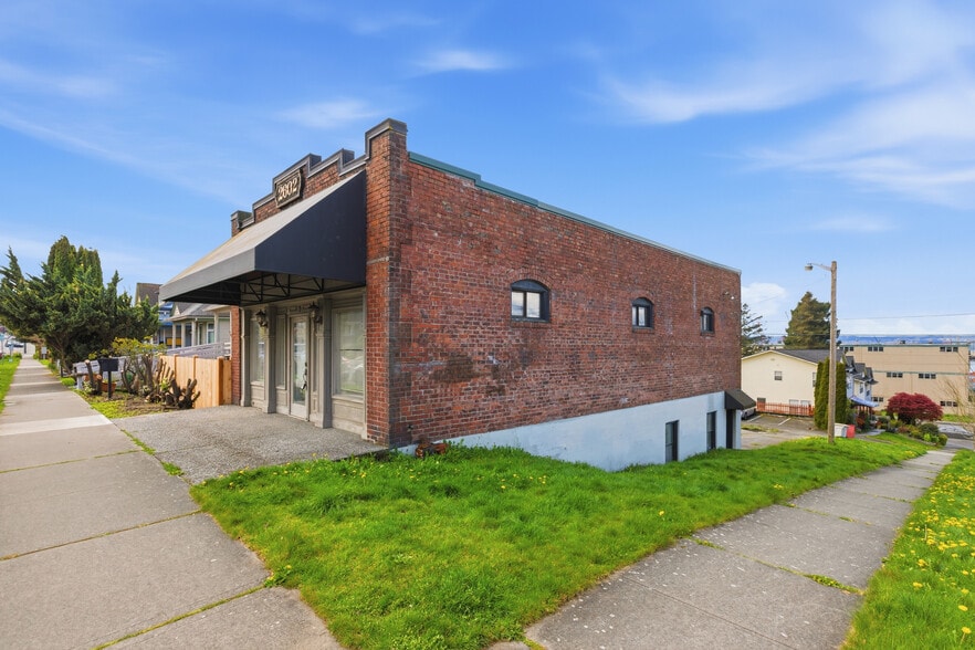2602 Grand Ave, Everett, WA for sale - Building Photo - Image 1 of 36