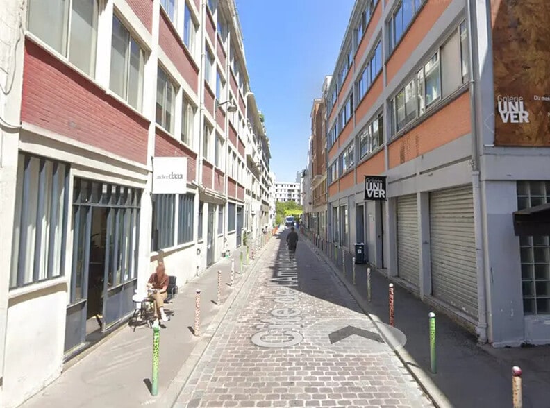 Retail in Paris for lease - Building Photo - Image 2 of 3