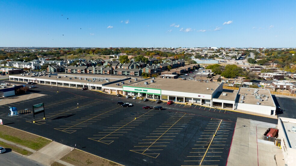 8628-8740 Camp Bowie Blvd W, Fort Worth, TX for lease - Building Photo - Image 2 of 27