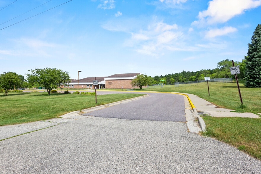 414 S Church St, Endeavor, WI for sale - Building Photo - Image 3 of 90