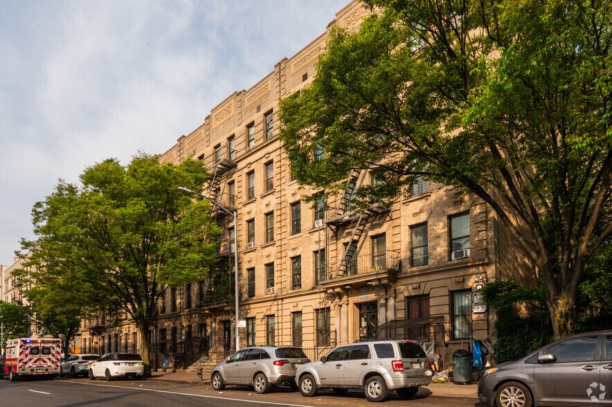 277 Brook Ave, Bronx, NY à louer - Photo du bâtiment - Image 2 de 4