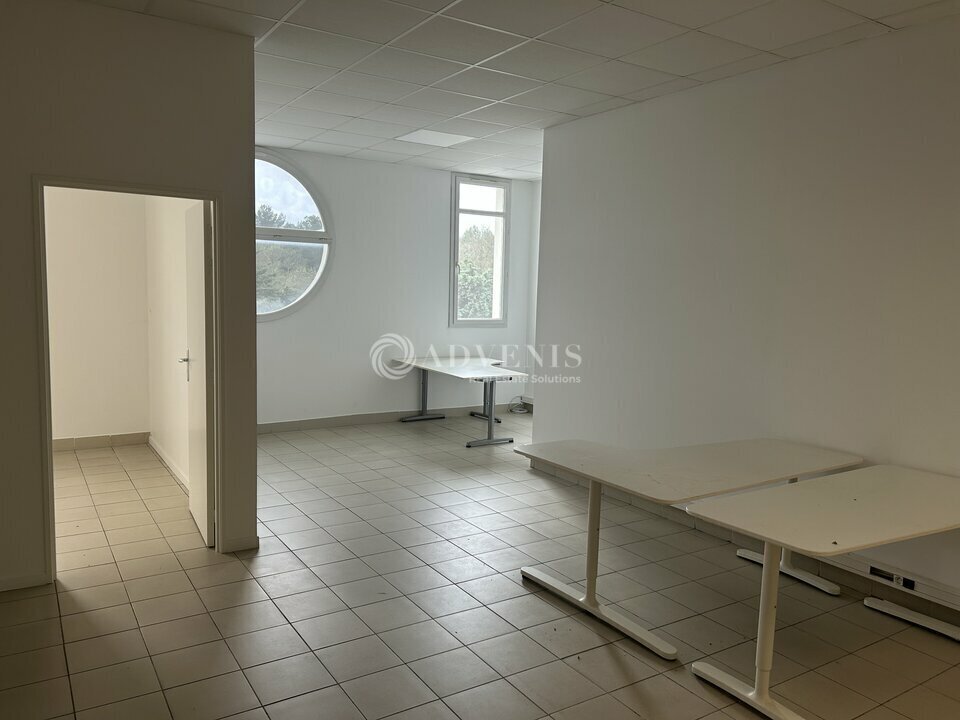 Office in Le Crès for lease Interior Photo- Image 1 of 3