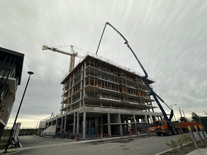 520-530 Rue Des Marronniers, Candiac, QC for lease - Building Photo - Image 3 of 3