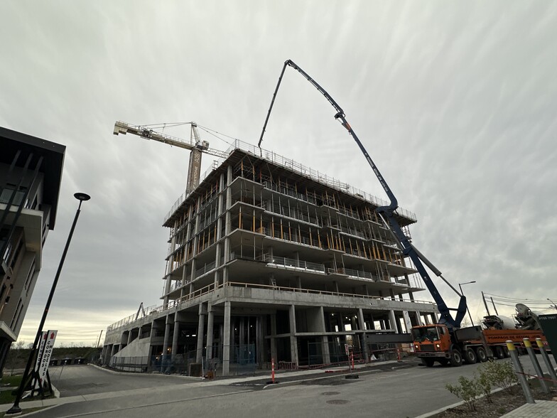 520-530 Rue Des Marronniers, Candiac, QC à louer - Photo du bâtiment - Image 3 de 3