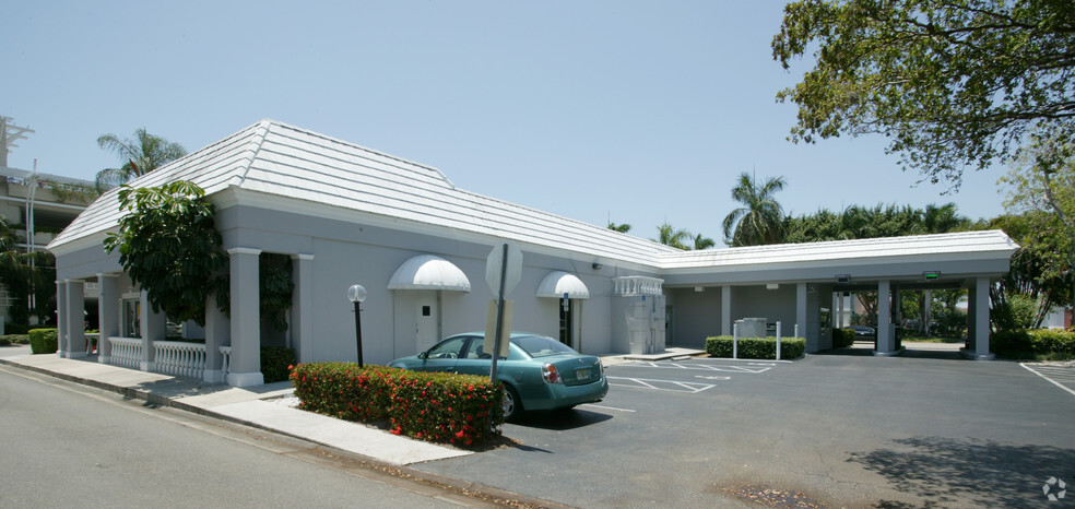 405-445 8th St S, Naples, FL for lease - Building Photo - Image 3 of 9