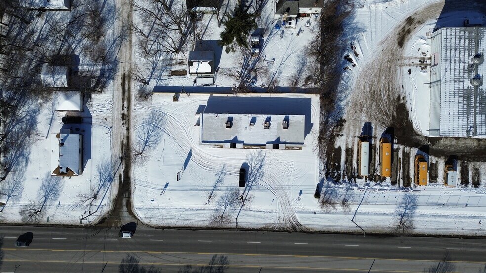 29010 W 8 Mile Rd, Farmington Hills, MI à vendre - Photo du bâtiment - Image 2 de 3
