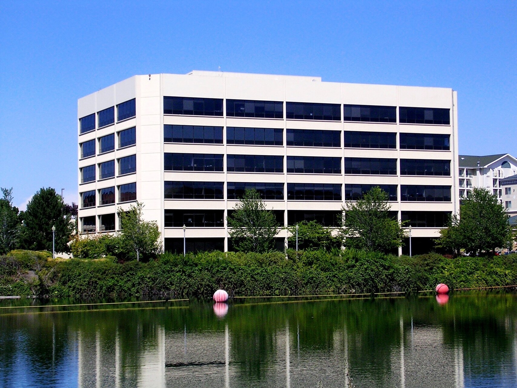 201 W North River Dr, Spokane, WA à louer Photo principale- Image 1 de 11