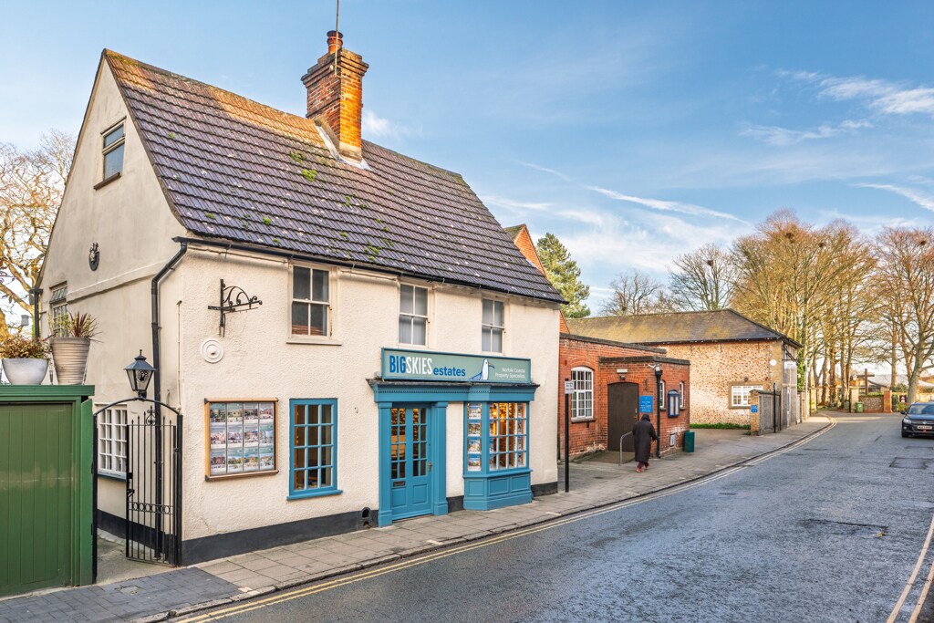 3 Church St, Holt à louer Photo principale- Image 1 de 2