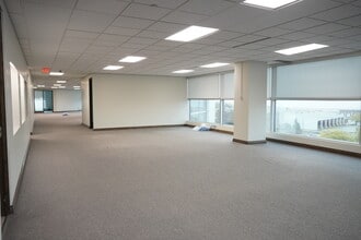 5500 N Service Rd, Burlington, ON à louer Photo intérieure- Image 2 de 12