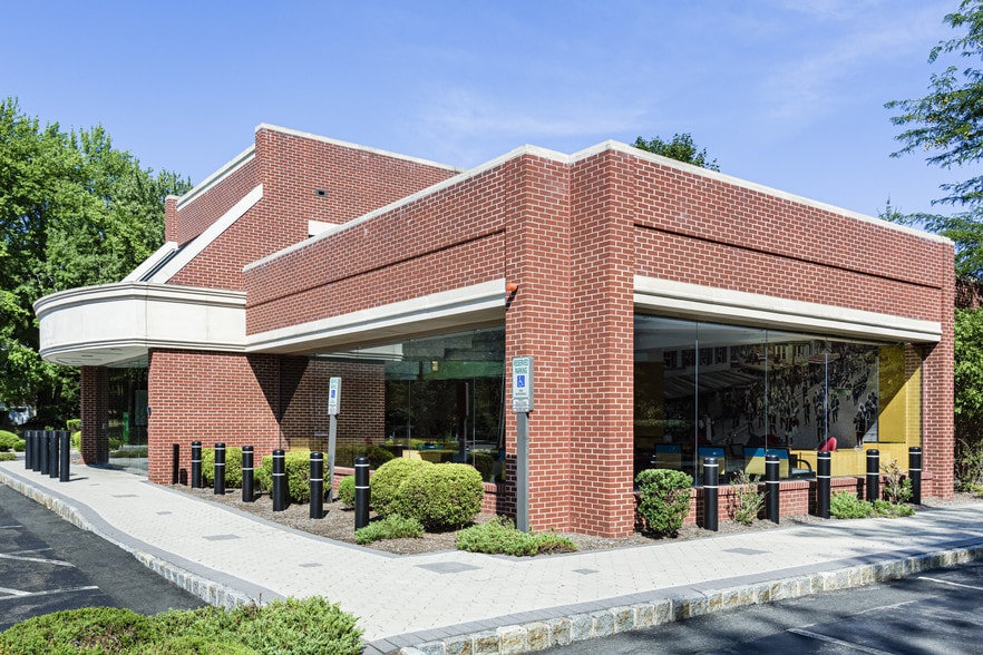 81 W Ramapo Rd, Garnerville, NY for sale - Building Photo - Image 2 of 17