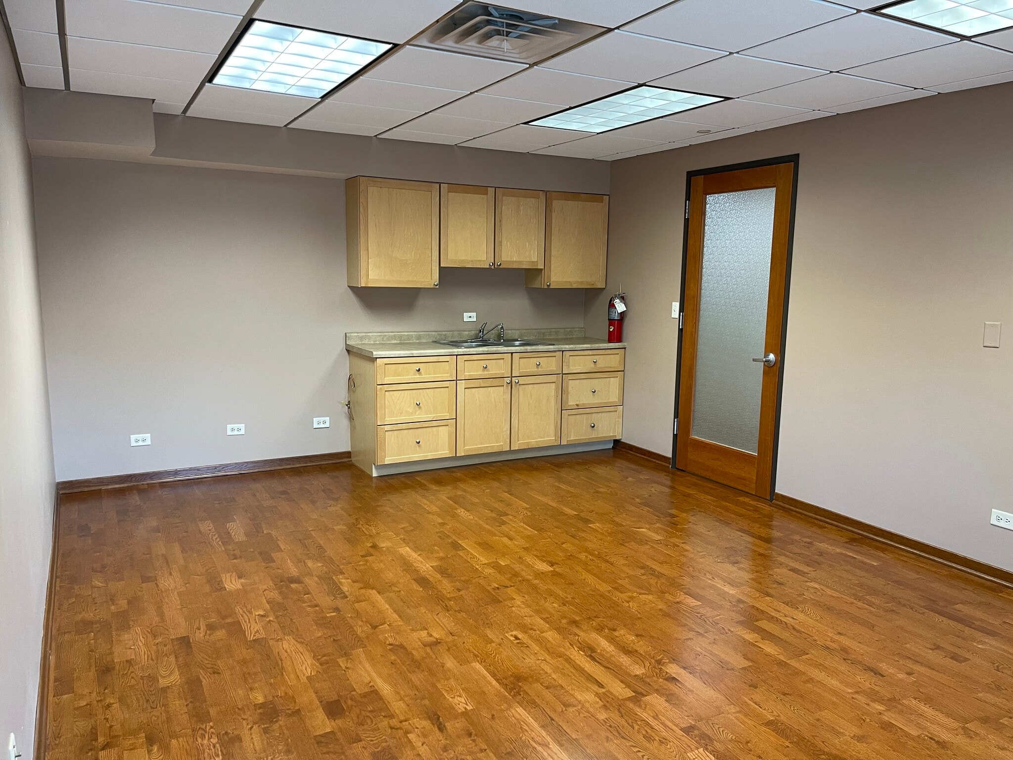 625 N North Ct, Palatine, IL for lease Building Photo- Image 1 of 2