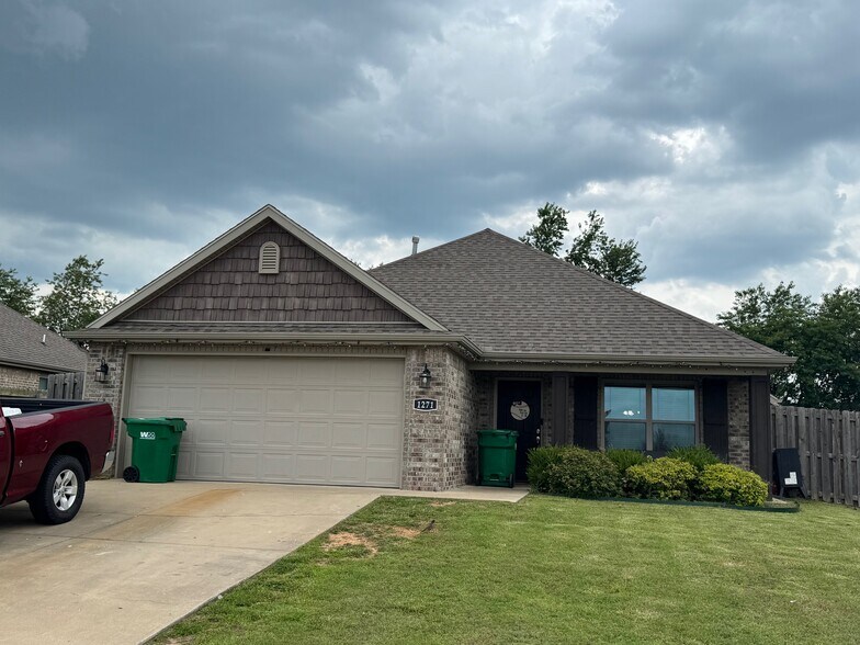 1271 Tulip St, Centerton, AR for sale - Primary Photo - Image 1 of 1