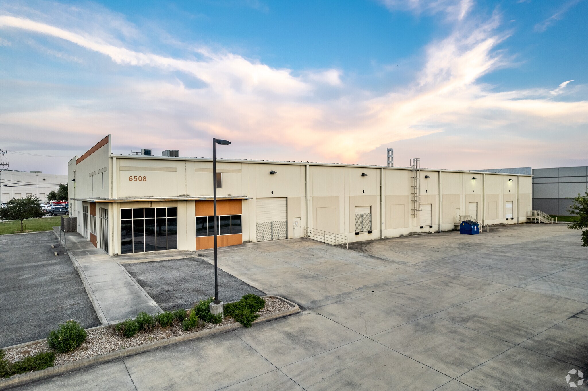 6508 Tri-County Pky, Schertz, TX à louer Photo principale- Image 1 de 11