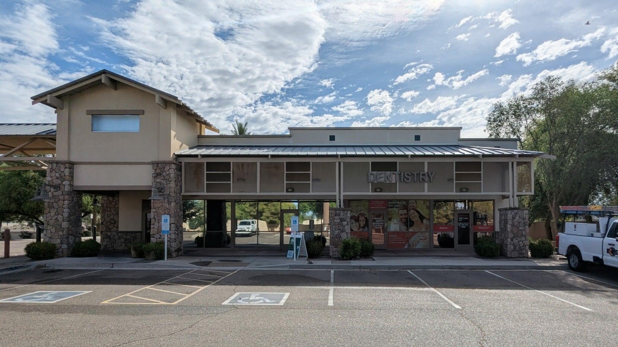 995 E Ocotillo Rd, Chandler, AZ for lease Primary Photo- Image 1 of 7