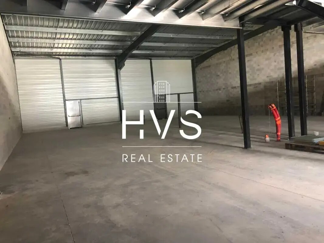 Industriel dans Éguilles à louer Photo intérieure- Image 1 de 2