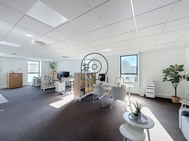 Office in Villeneuve-d'Ascq for sale - Building Photo - Image 1 of 6