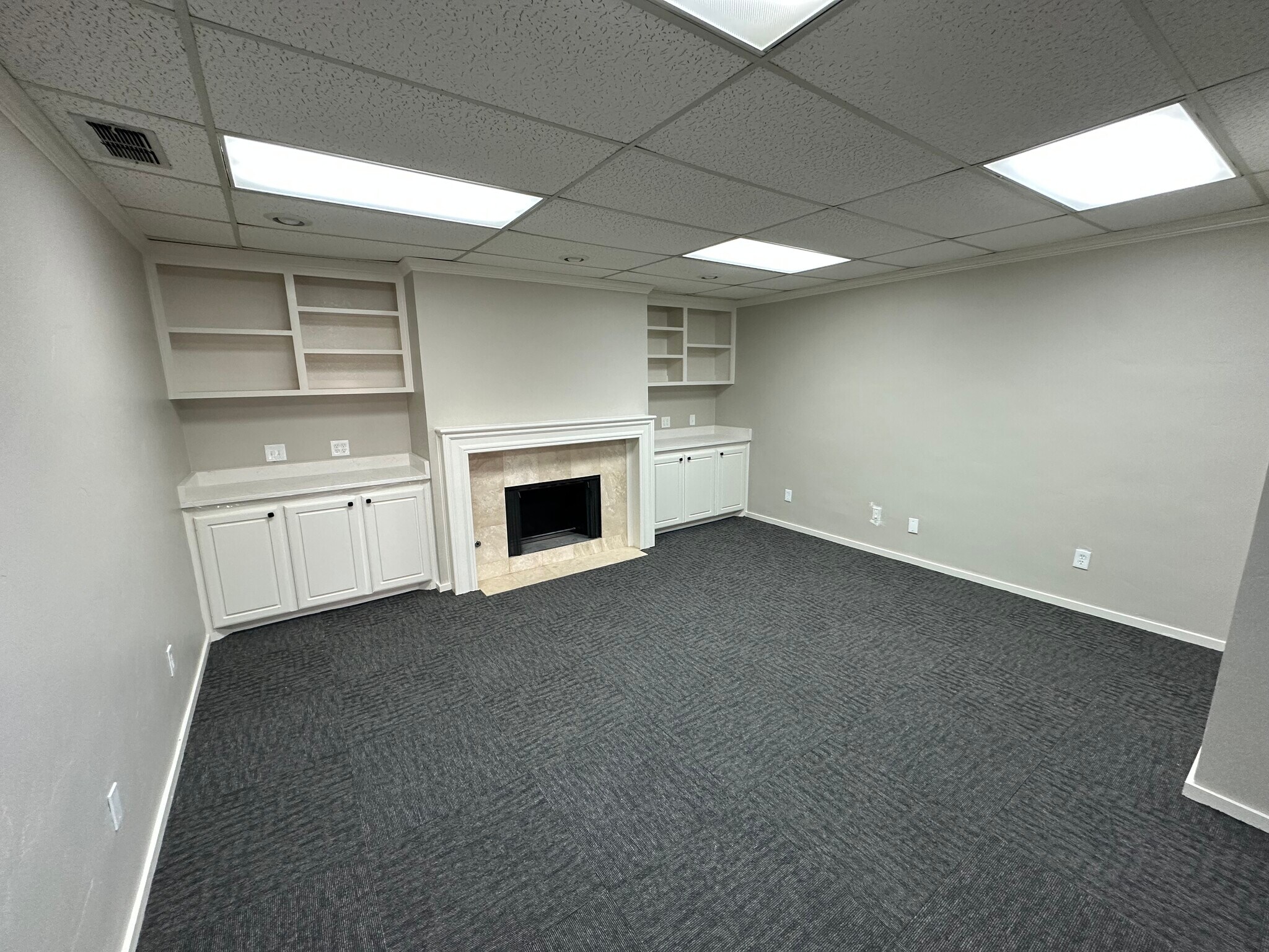 5139-5147 69th St, Lubbock, TX à louer Photo intérieure- Image 1 de 17