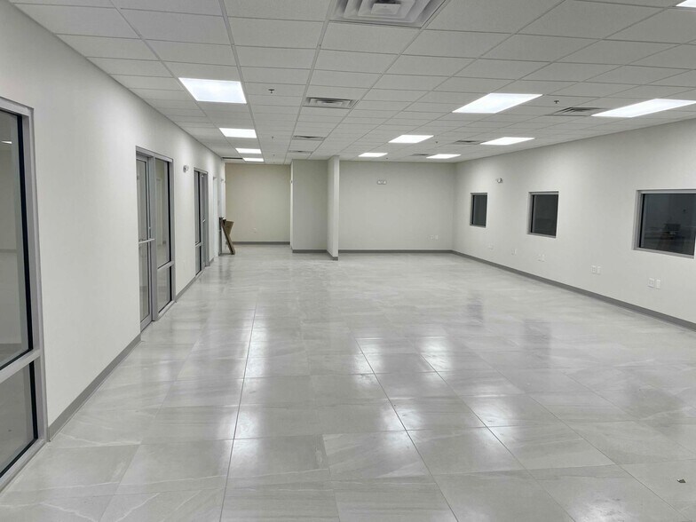 1513 Vidal Cantu rd, Laredo, TX à louer - Photo intérieure - Image 3 de 6