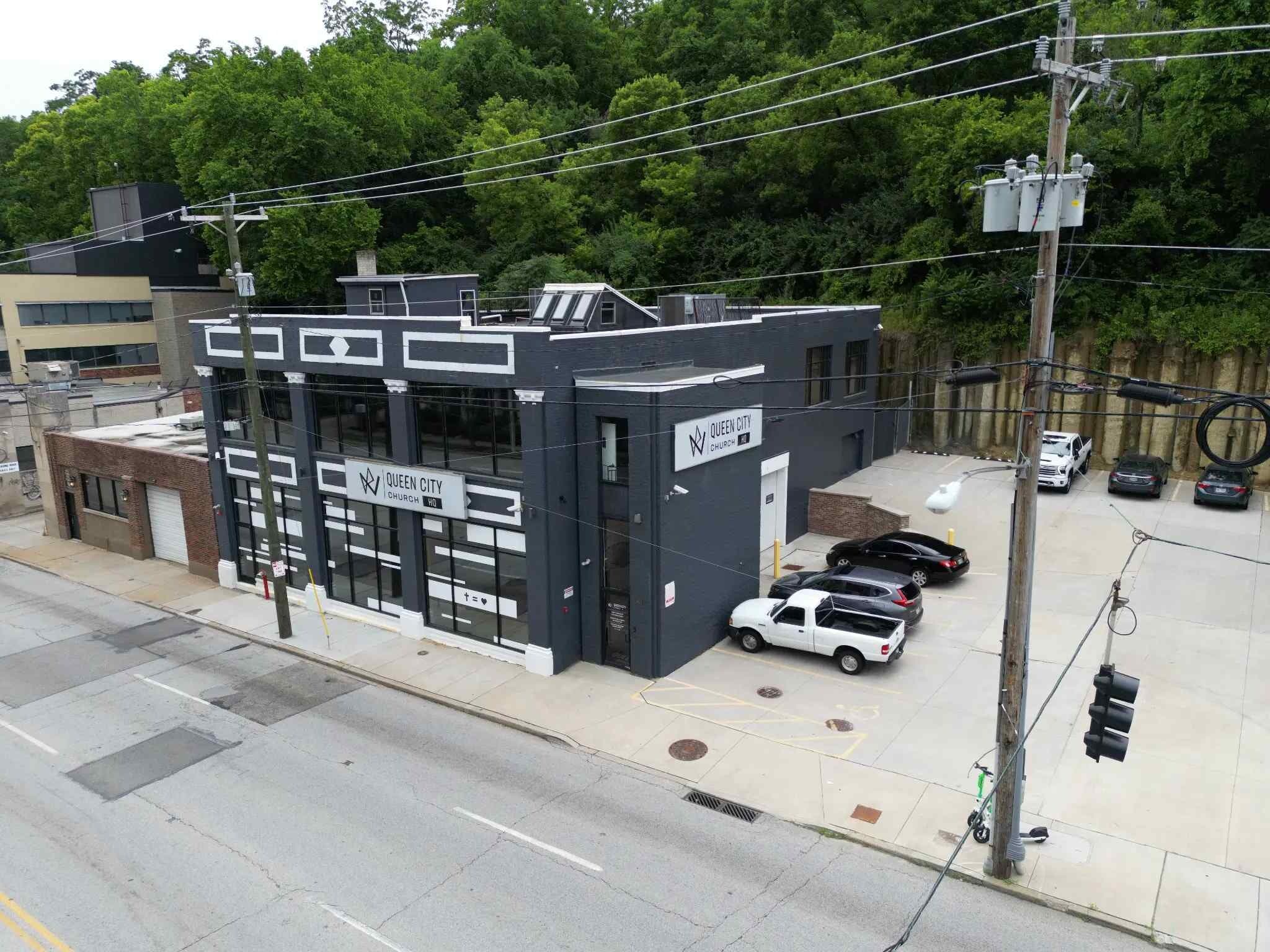 1635 Reading Rd, Cincinnati, OH for lease Interior Photo- Image 1 of 15
