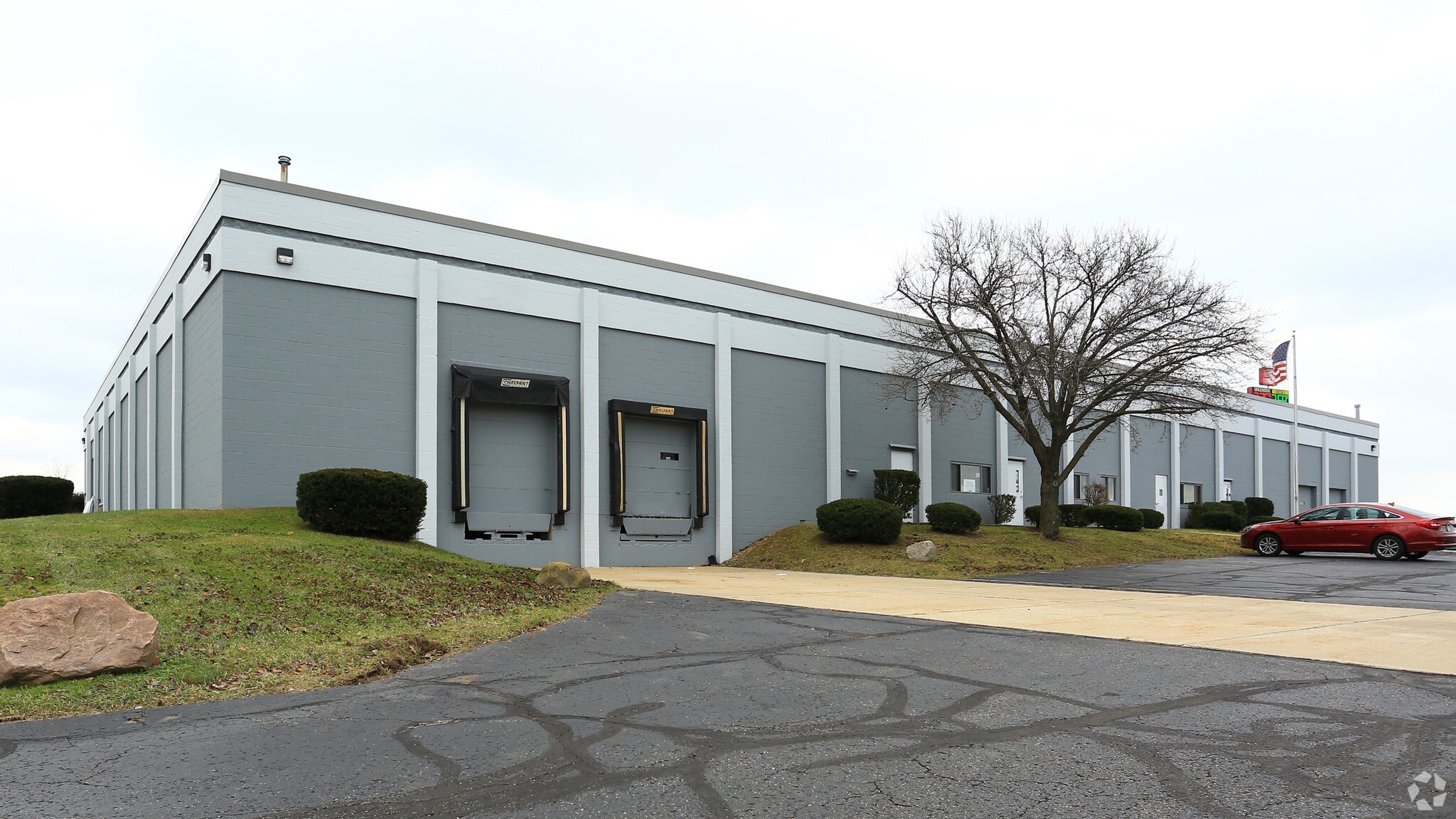1163 Holiday Dr, Kent, OH for lease Primary Photo- Image 1 of 3
