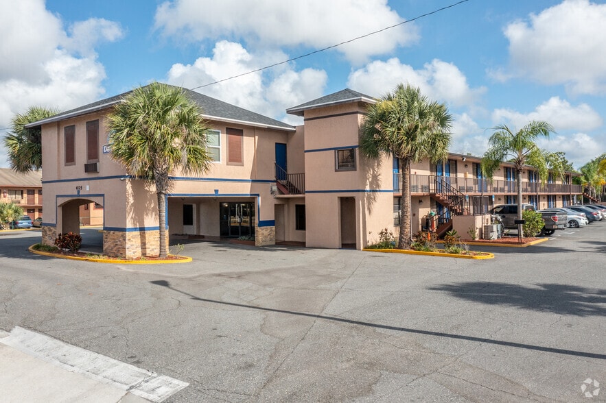 4125 W Vine St, Kissimmee, FL for sale - Primary Photo - Image 1 of 12