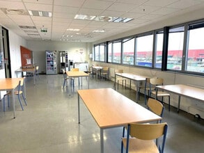 Industrial in Le Coudray-Montceaux for lease Interior Photo- Image 1 of 1